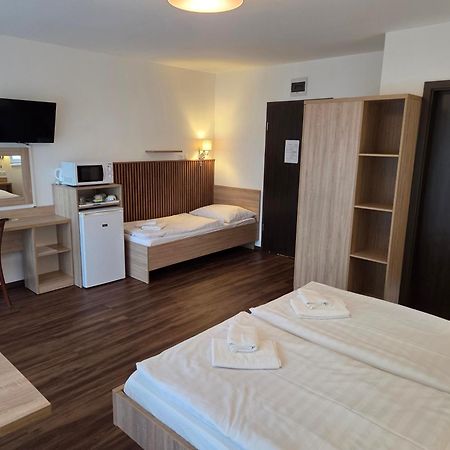 Adam Apartmanhaz Siófok Zewnętrze zdjęcie