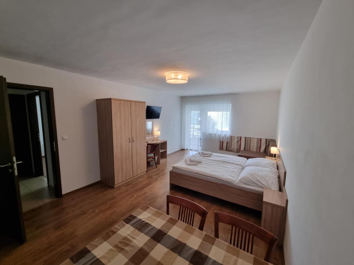 Adam Apartmanhaz Siófok Zewnętrze zdjęcie