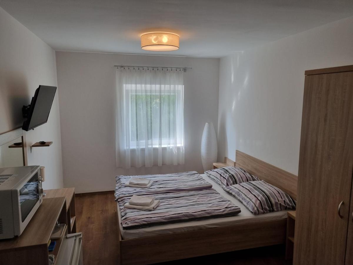 Adam Apartmanhaz Siófok Zewnętrze zdjęcie