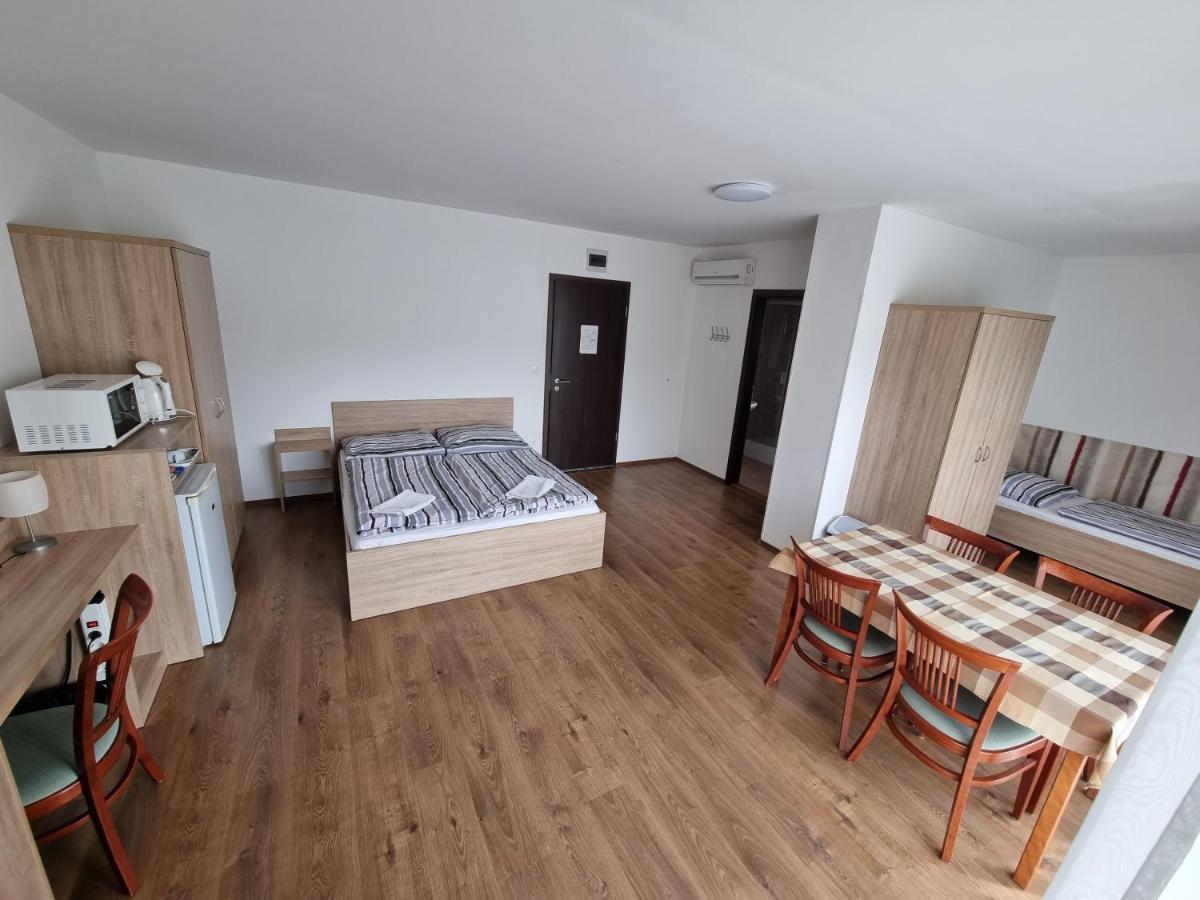 Adam Apartmanhaz Siófok Zewnętrze zdjęcie