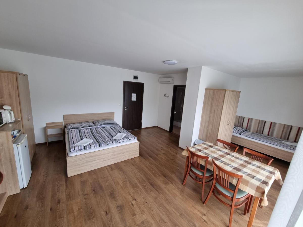 Adam Apartmanhaz Siófok Pokój zdjęcie