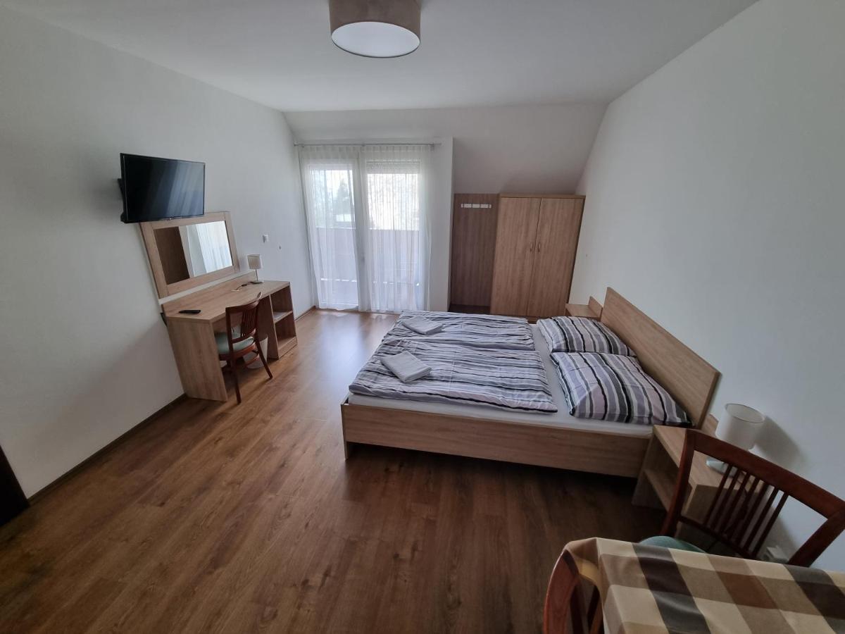 Adam Apartmanhaz Siófok Zewnętrze zdjęcie