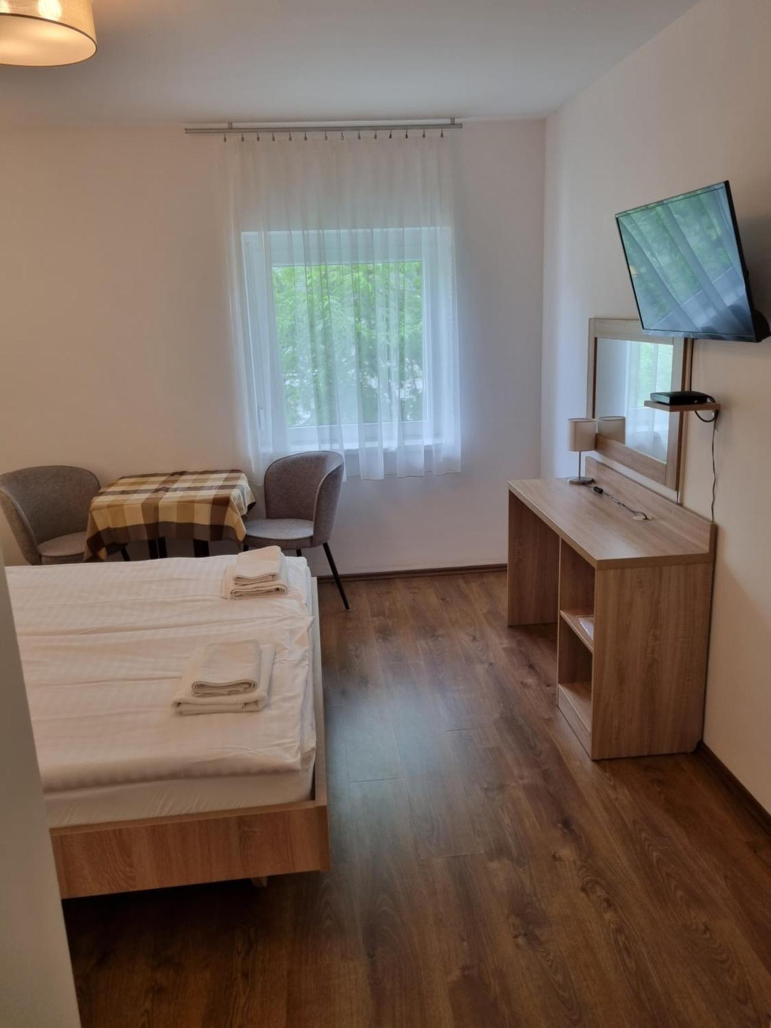 Adam Apartmanhaz Siófok Pokój zdjęcie