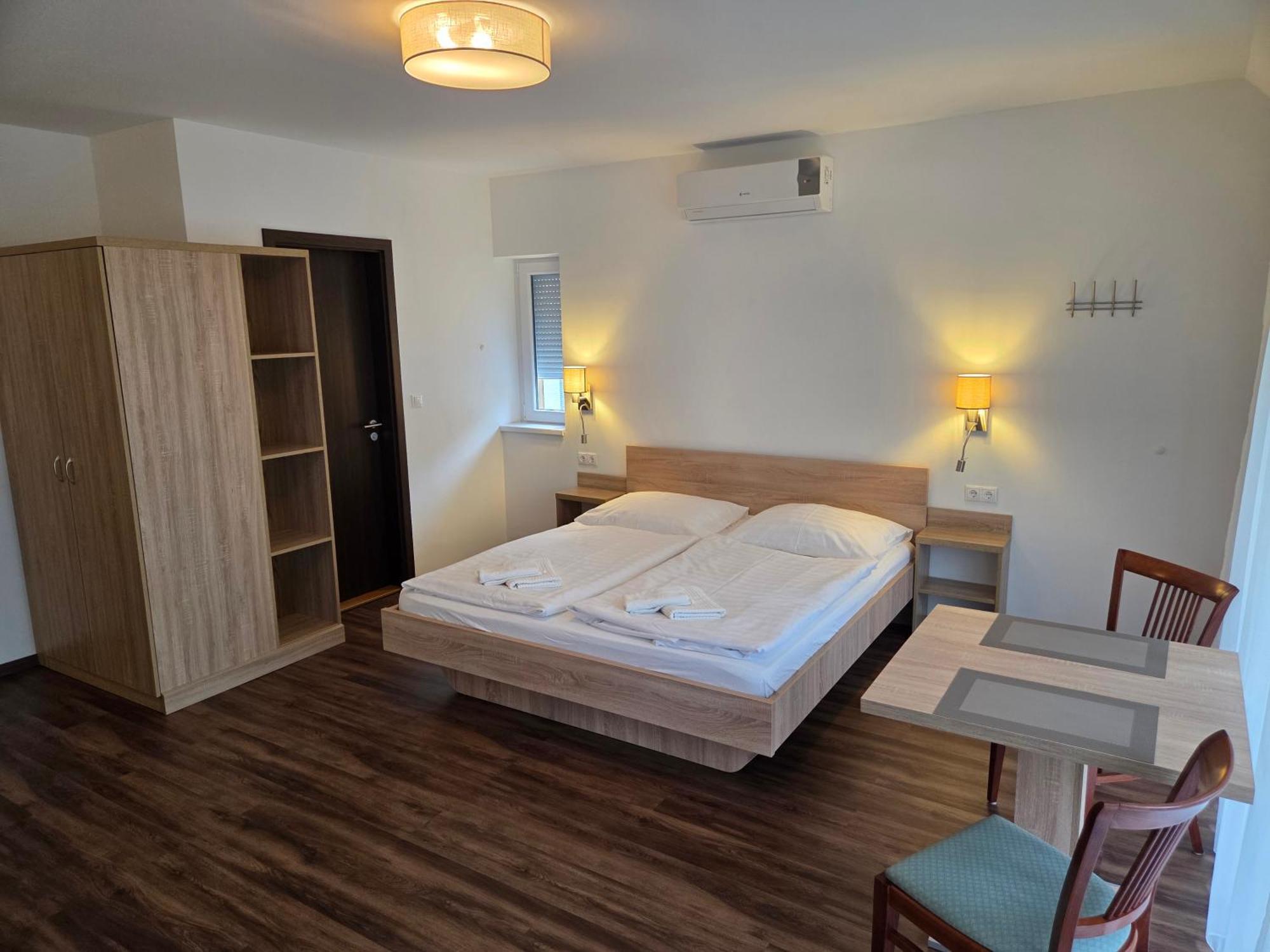 Adam Apartmanhaz Siófok Zewnętrze zdjęcie