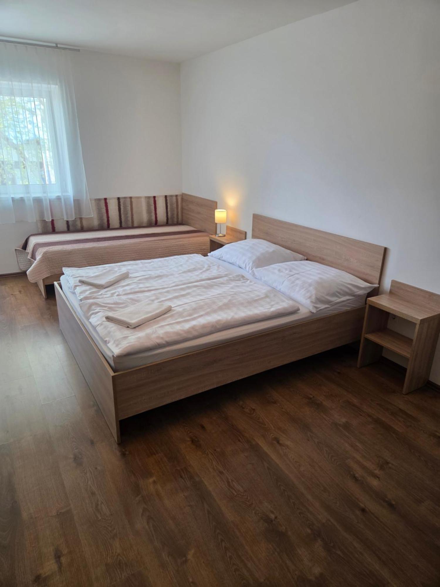 Adam Apartmanhaz Siófok Zewnętrze zdjęcie
