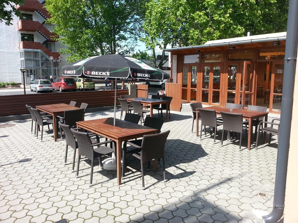 Adam Apartmanhaz Siófok Zewnętrze zdjęcie